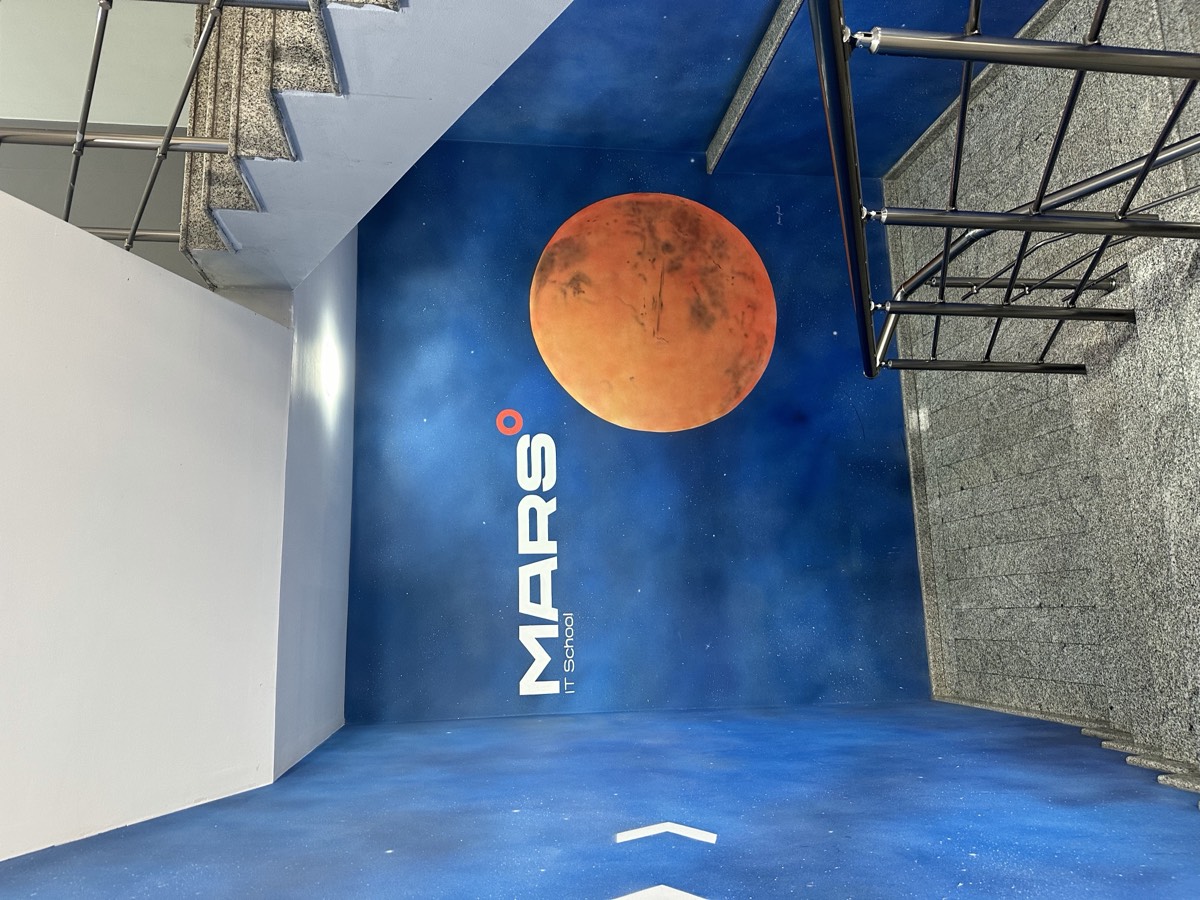 Mars IT School Tinchlik — kompyuter xonasi