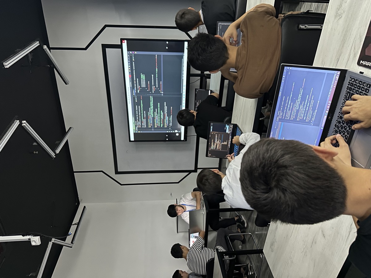 Mars IT School Yunusobod — kompyuter xonasi